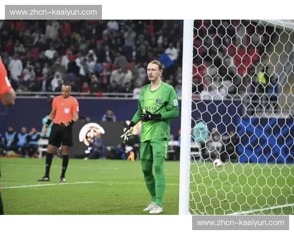 门将舍瓦利耶多次神扑救主 他是里尔防线最可靠的最后屏障
